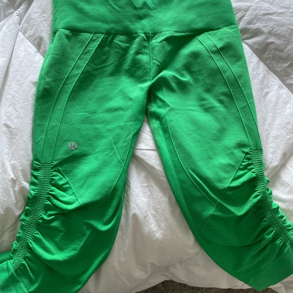 Lululemon Capri pants - Picture 2 of 5
